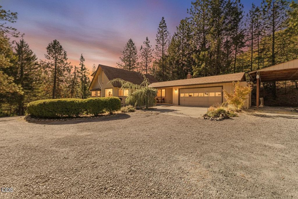2600 Coed Place, Grants Pass, OR 97527
