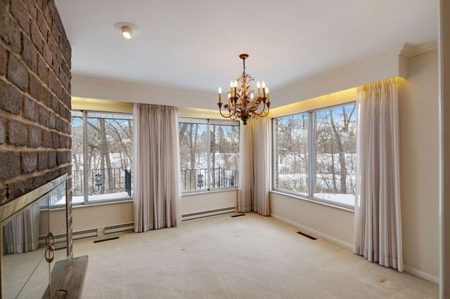 203 Oakridge Court, Valparaiso, IN 46385