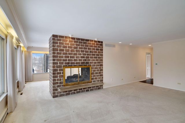 203 Oakridge Court, Valparaiso, IN 46385