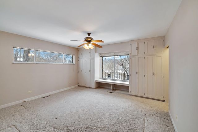 203 Oakridge Court, Valparaiso, IN 46385