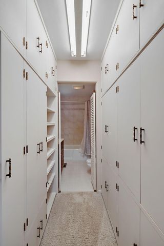 203 Oakridge Court, Valparaiso, IN 46385