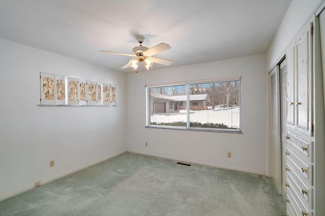 203 Oakridge Court, Valparaiso, IN 46385