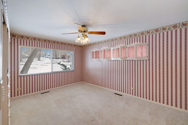 203 Oakridge Court, Valparaiso, IN 46385