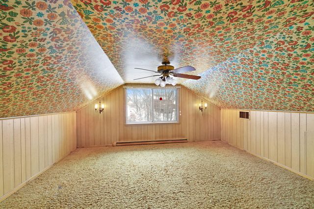 203 Oakridge Court, Valparaiso, IN 46385