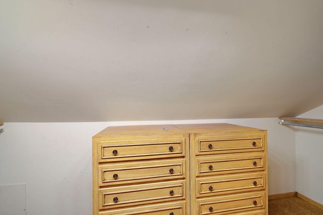 203 Oakridge Court, Valparaiso, IN 46385