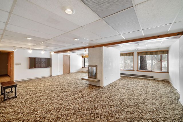 203 Oakridge Court, Valparaiso, IN 46385