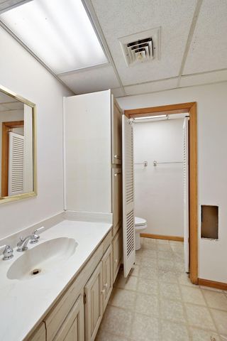 203 Oakridge Court, Valparaiso, IN 46385