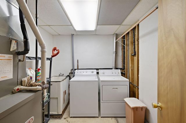 203 Oakridge Court, Valparaiso, IN 46385