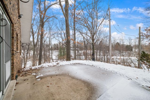 203 Oakridge Court, Valparaiso, IN 46385