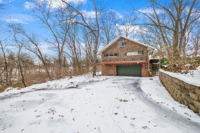 203 Oakridge Court, Valparaiso, IN 46385