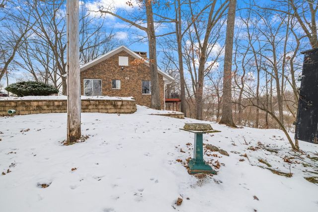 203 Oakridge Court, Valparaiso, IN 46385