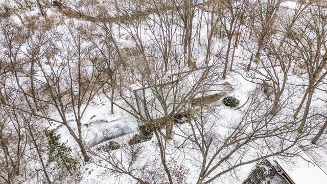 203 Oakridge Court, Valparaiso, IN 46385