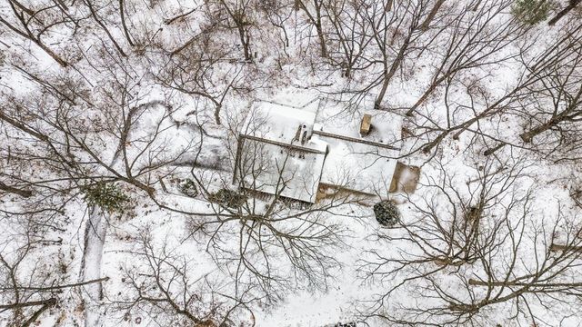 203 Oakridge Court, Valparaiso, IN 46385