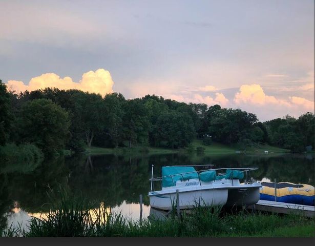 203 Oakridge Court, Valparaiso, IN 46385