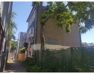 3 Pulaski Ave, Boston, MA 02127