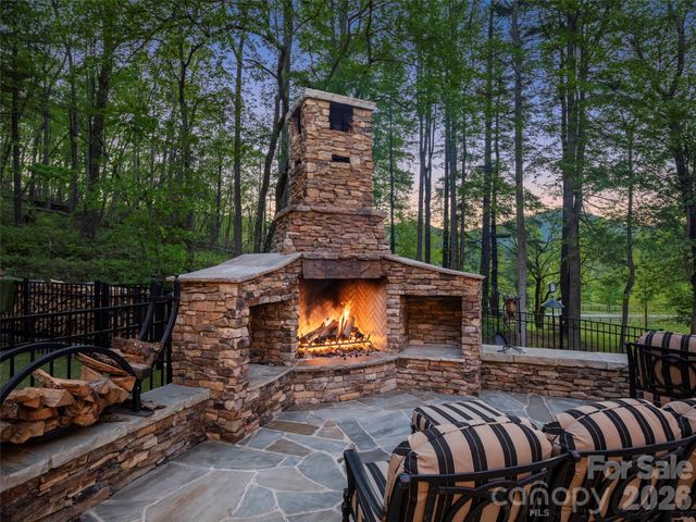 41 Bear Flower Trail, Arden, NC 28704