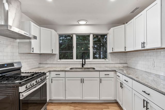 2018 N West Street, Wheaton, IL 60187