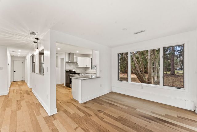 2018 N West Street, Wheaton, IL 60187