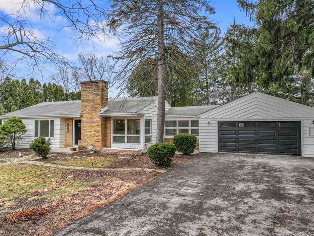 2018 N West Street, Wheaton, IL 60187