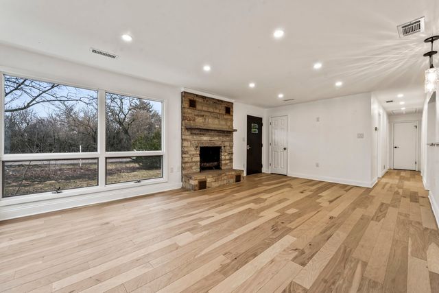 2018 N West Street, Wheaton, IL 60187