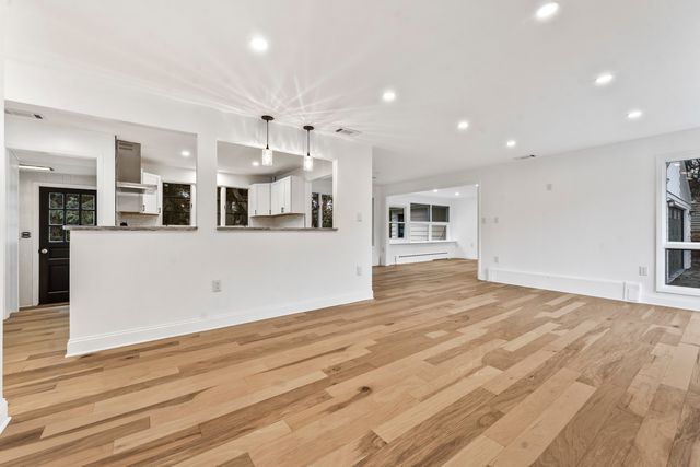 2018 N West Street, Wheaton, IL 60187