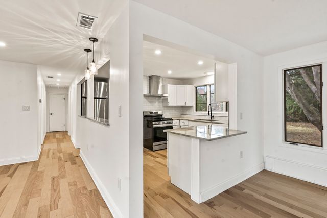 2018 N West Street, Wheaton, IL 60187