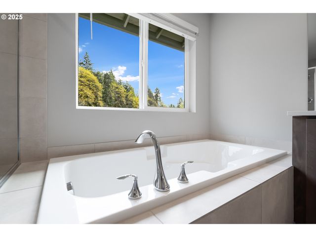 3608 Ne 170th St, Vancouver, WA 98686