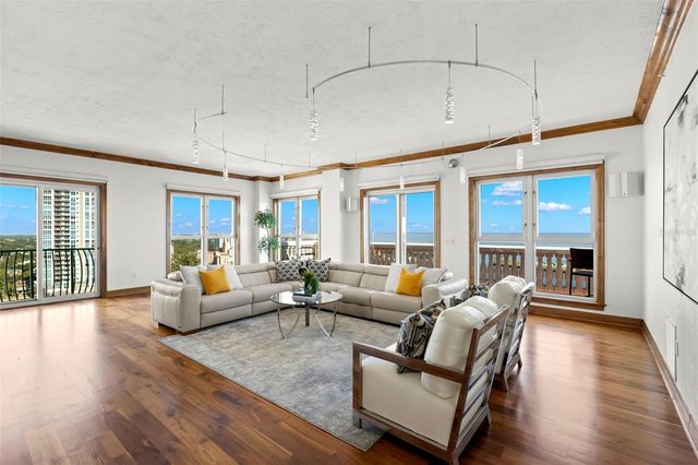 288 BEACH DRIVE NE PH-2A, St Petersburg, FL 33701