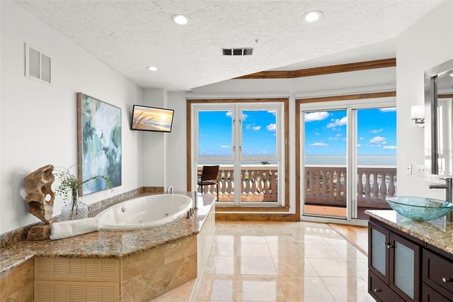 288 BEACH DRIVE NE PH-2A, St Petersburg, FL 33701