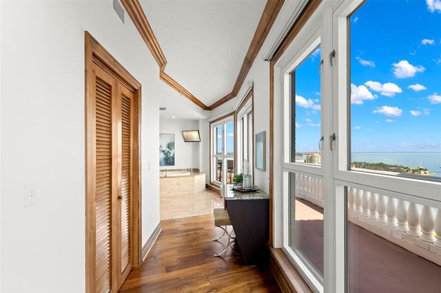 288 BEACH DRIVE NE PH-2A, St Petersburg, FL 33701