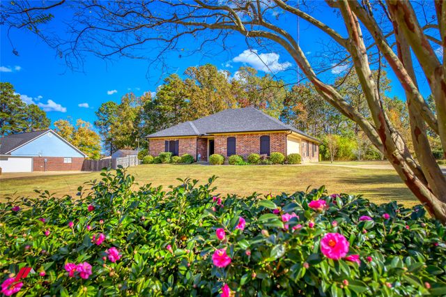 8064 Chickamauga Trail, Shreveport, LA 71107