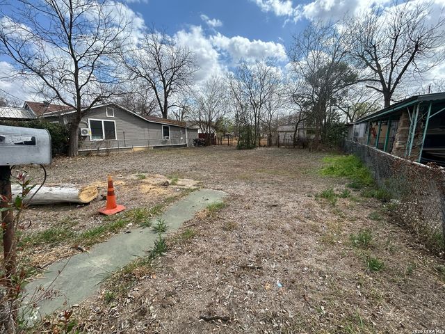 1612 San Patricio, San Antonio, TX 78207