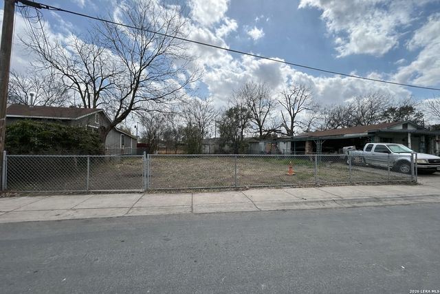 1612 San Patricio, San Antonio, TX 78207
