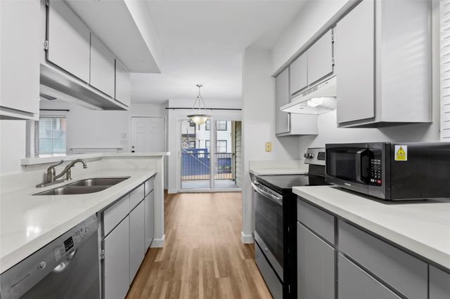 18800 Egret Bay Boulevard 119, Webster, TX 77058