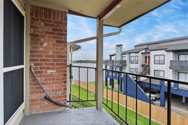 18800 Egret Bay Boulevard 119, Webster, TX 77058