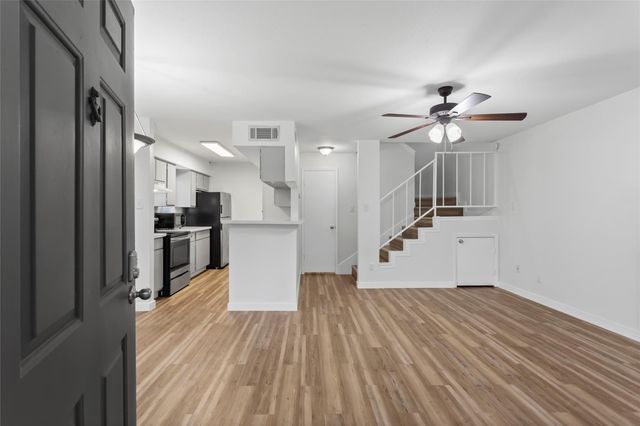 18800 Egret Bay Boulevard 119, Webster, TX 77058