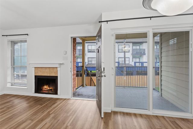 18800 Egret Bay Boulevard 119, Webster, TX 77058