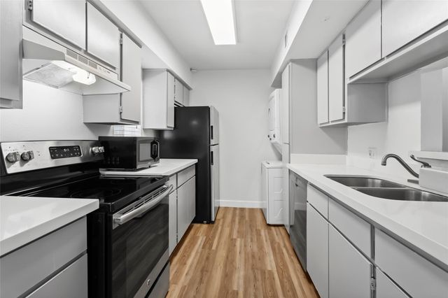 18800 Egret Bay Boulevard 119, Webster, TX 77058