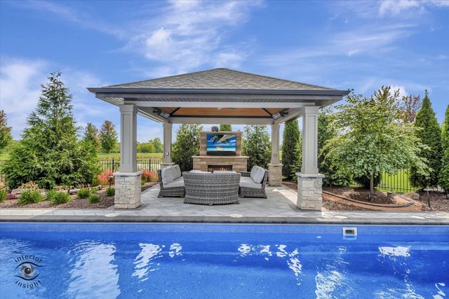 11483 Zermatt Drive, Frankfort, IL 60423