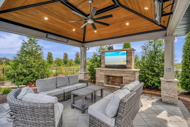 11483 Zermatt Drive, Frankfort, IL 60423