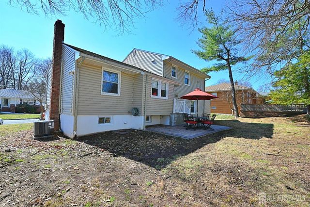 7 Robin Road, Fanwood, NJ 07023