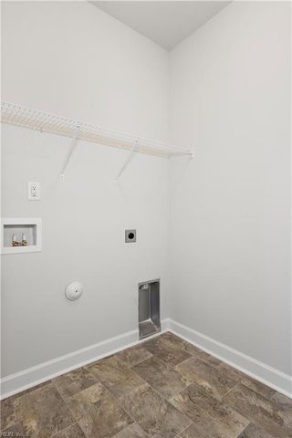 8 Apron DR, Suffolk, VA 23434