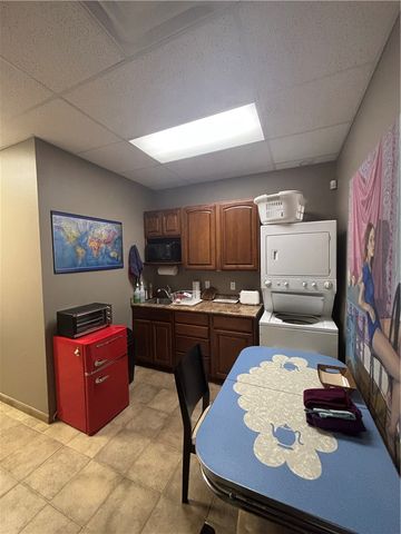 1501 SE Walton Boulevard 201, Bentonville, AR 72712