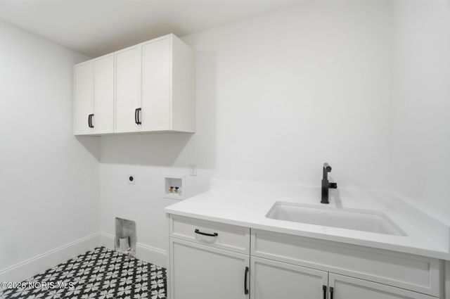 502 Cathedral Court, Perrysburg, OH 43551