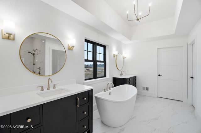 502 Cathedral Court, Perrysburg, OH 43551