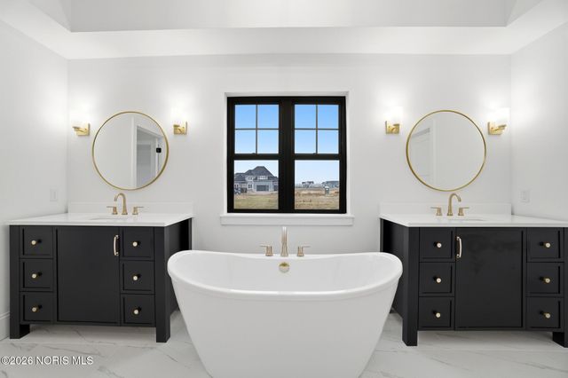 502 Cathedral Court, Perrysburg, OH 43551