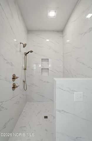 502 Cathedral Court, Perrysburg, OH 43551