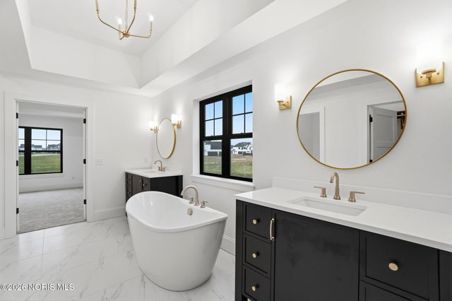 502 Cathedral Court, Perrysburg, OH 43551