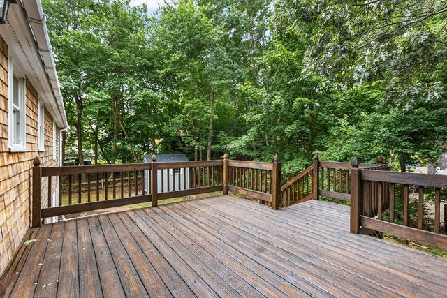 61 Palmer Rd, Plymouth, MA 02360
