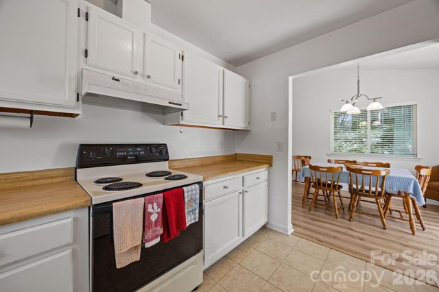 1057 Sardis Cove Drive, Charlotte, NC 28270